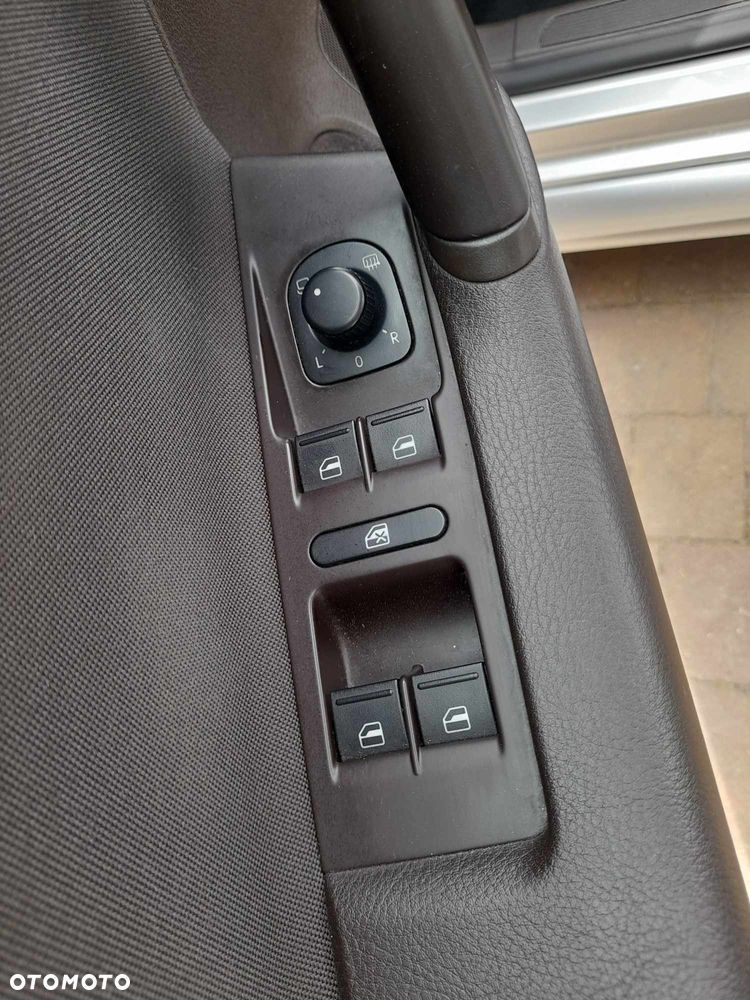 Volkswagen Passat 1.6 TDI BlueMotion Technology R-Line - 27