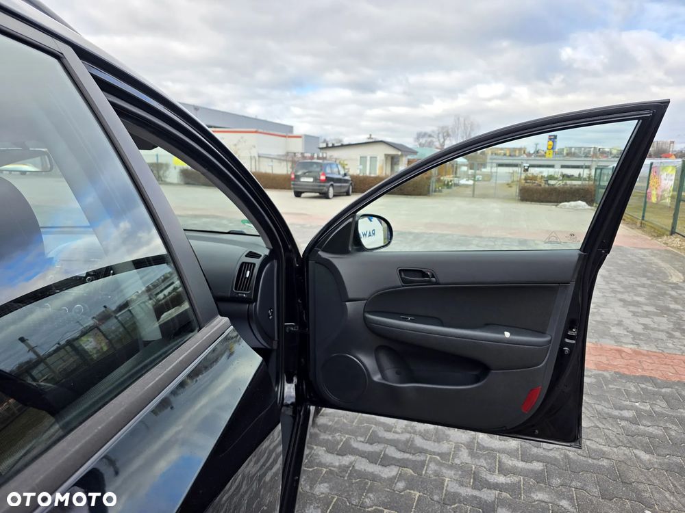 Hyundai i30 1.4 Blue Comfort - 13