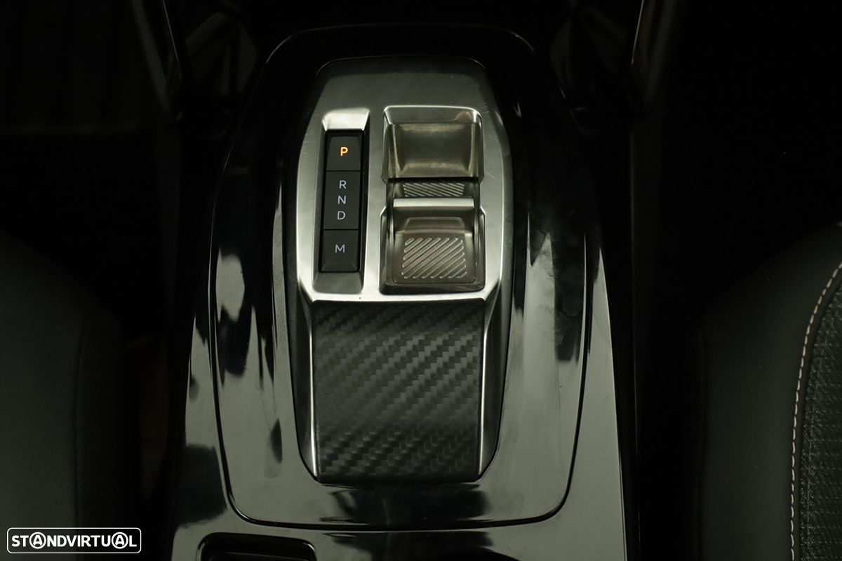 Peugeot 2008 1.2 PureTech Allure EAT8 - 15