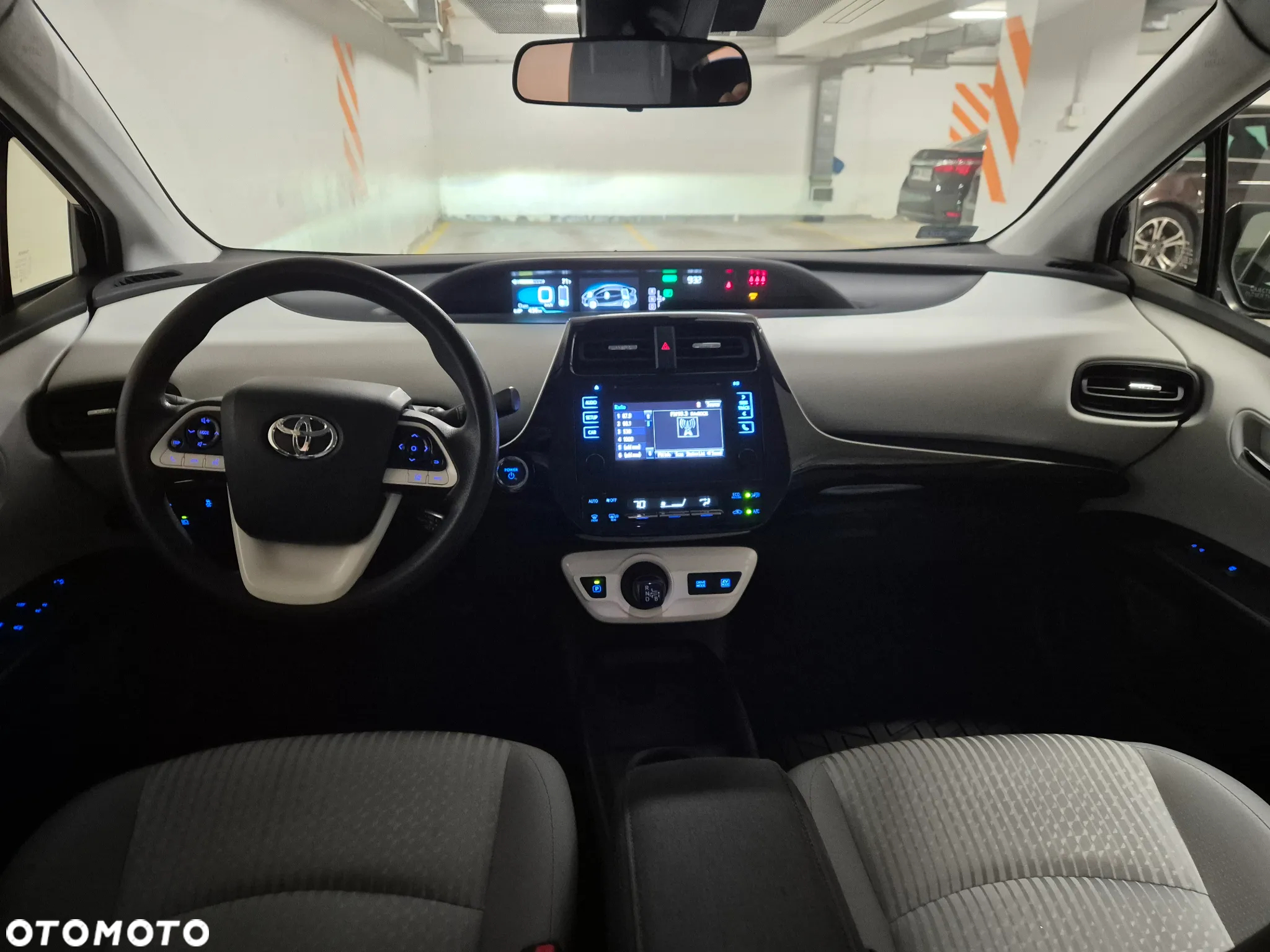 Toyota Prius (Hybrid) - 23