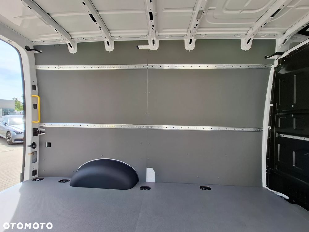 Volkswagen Crafter - 14