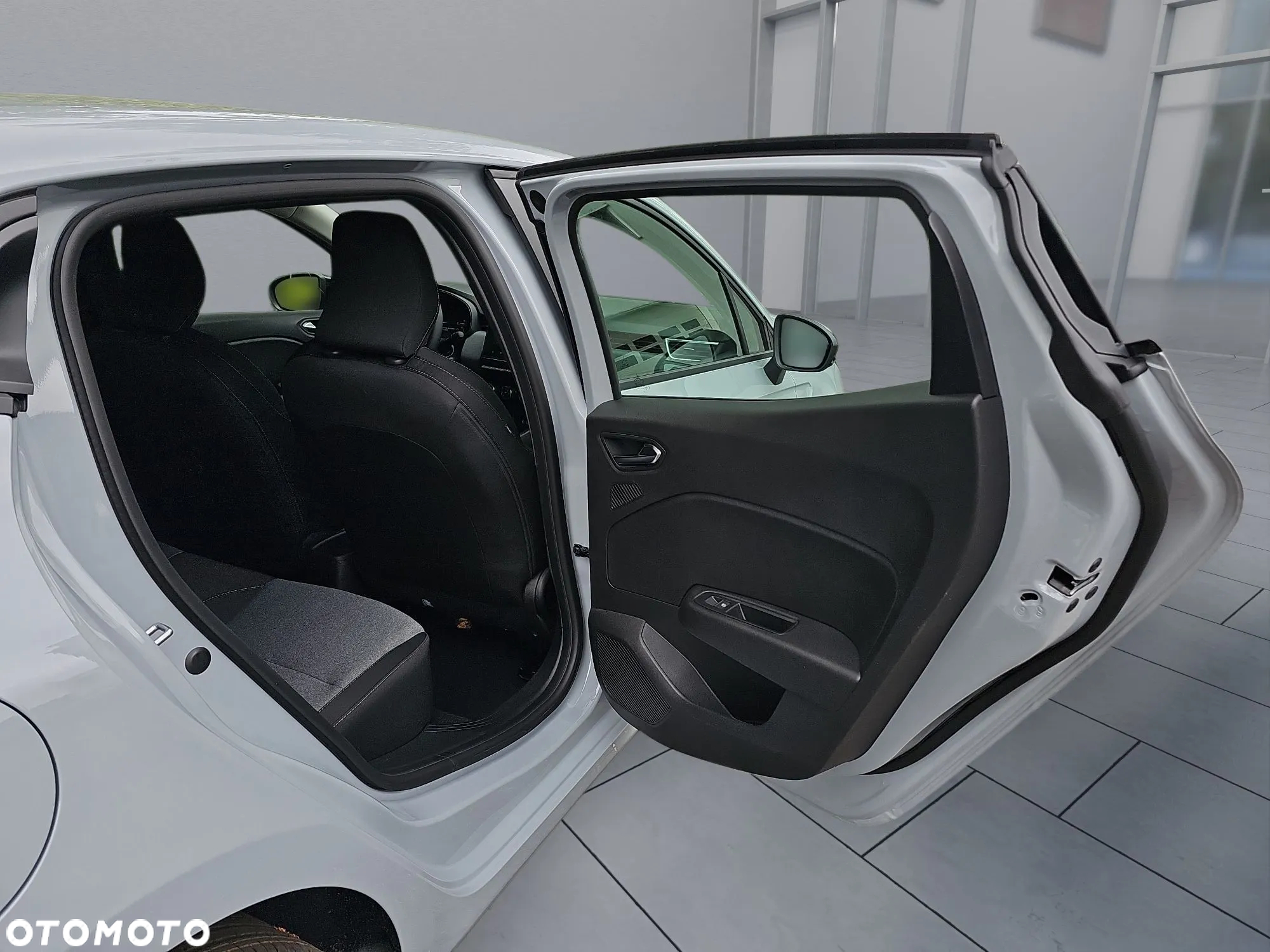 Renault Clio 1.0 TCe Evolution - 28