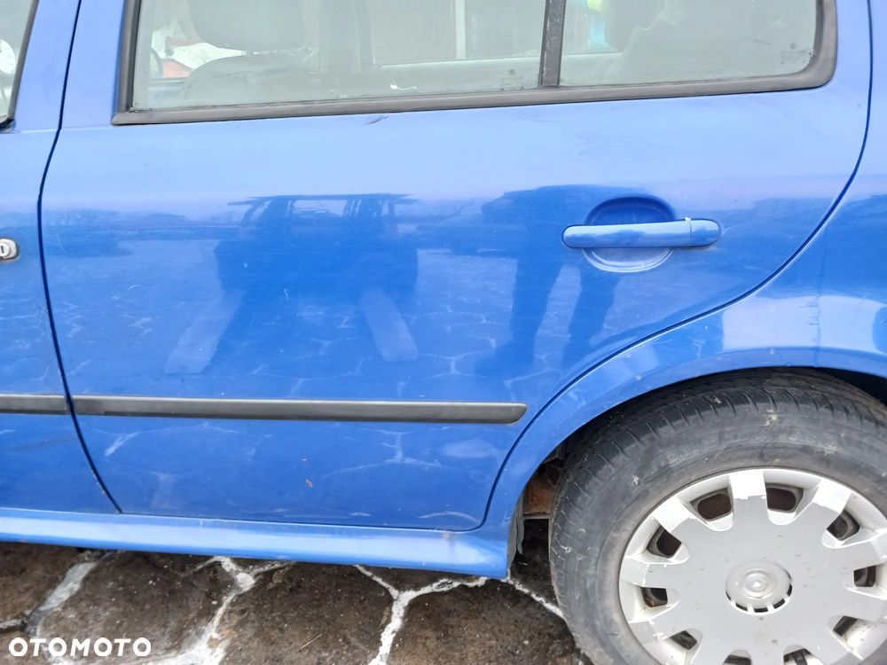 Skoda Octavia I 1 HB sedan kolor niebieski niebieskie 4590 LF5K ( LF5W ) kierowcy pasażera lewe prawe przód tył przednie tylne tylnie - 2
