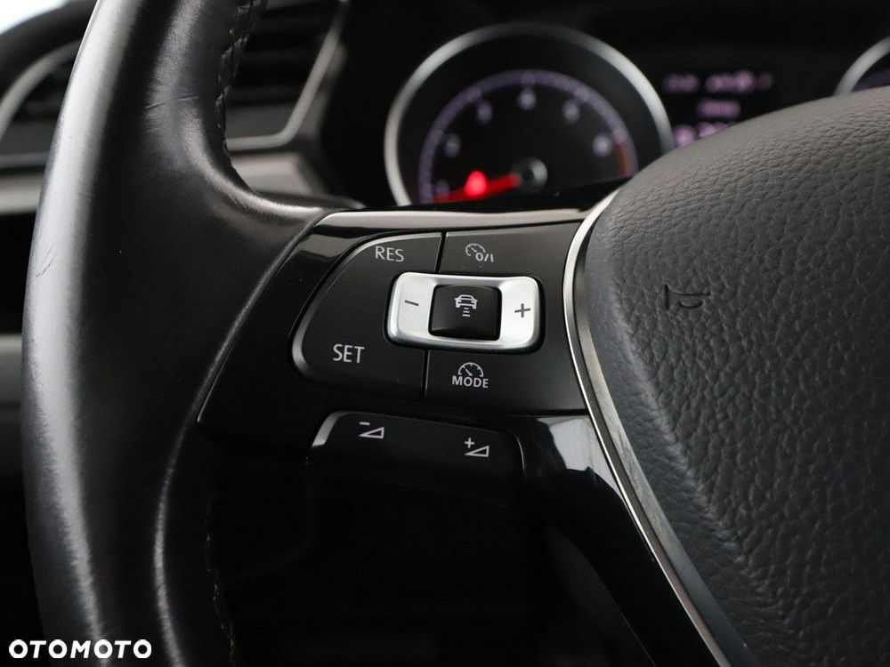 Volkswagen Touran 1.4 TSI BMT Comfortline DSG - 33