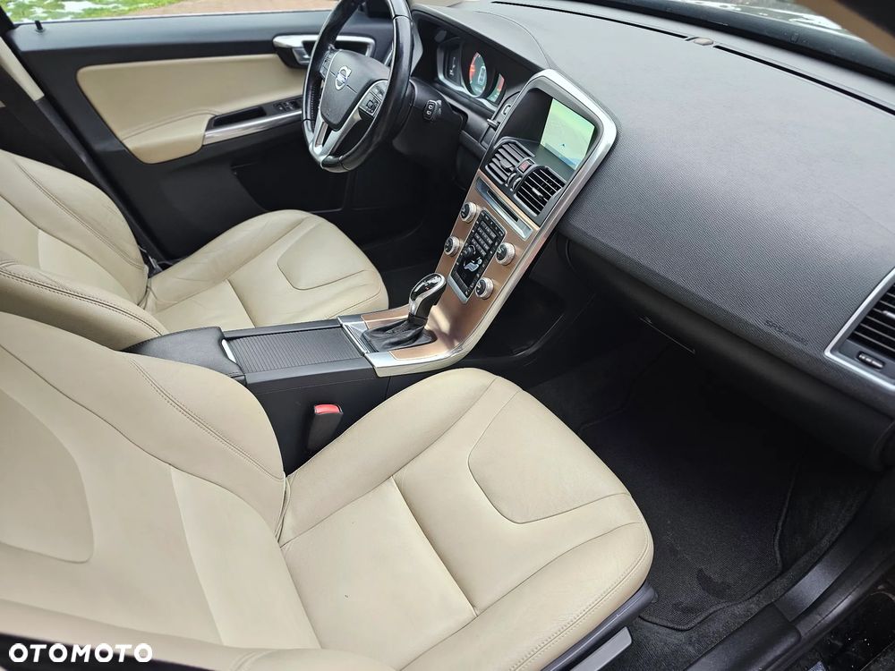 Volvo XC 60 D4 AWD Geartronic Summum - 19