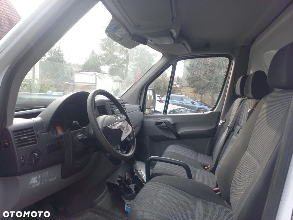 Mercedes-Benz Sprinter - 4