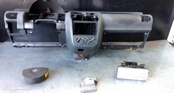 Tablier Opel Corsa C (X01) - 4