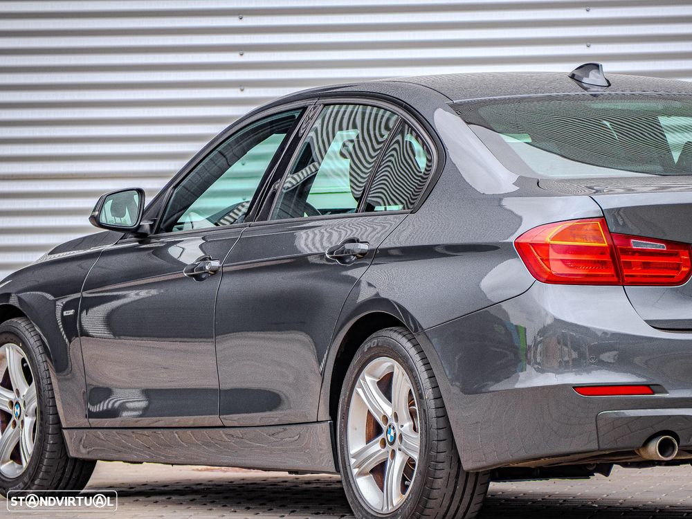 BMW 320 d Auto Line Modern - 14