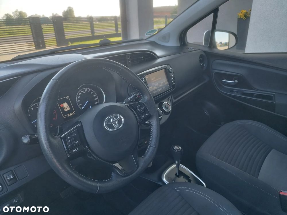 Toyota Yaris - 10