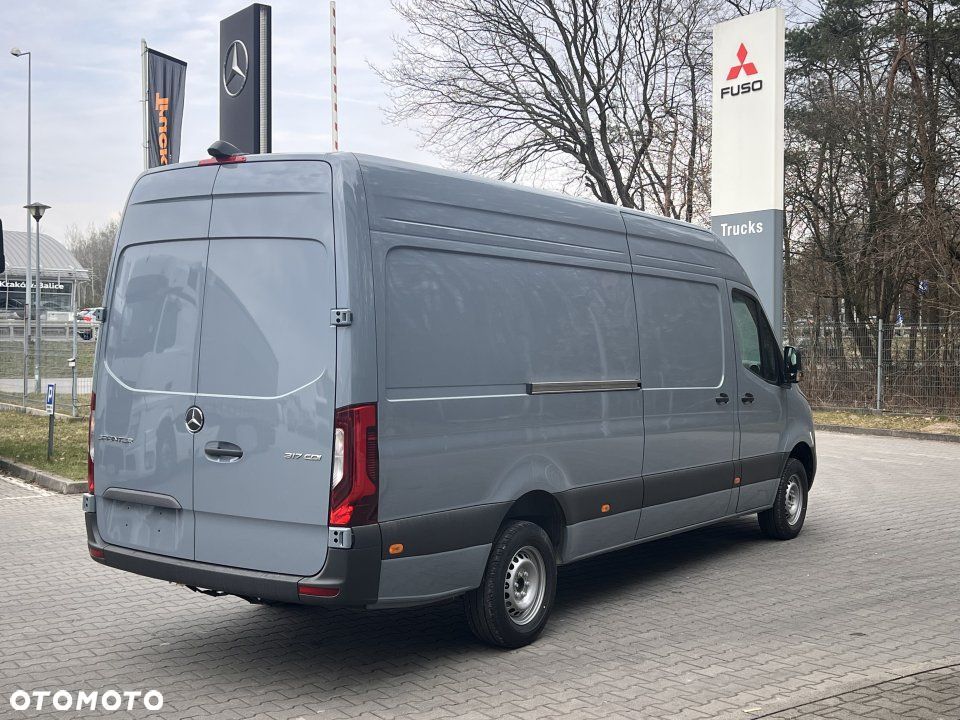 Mercedes-Benz Sprinter - 4