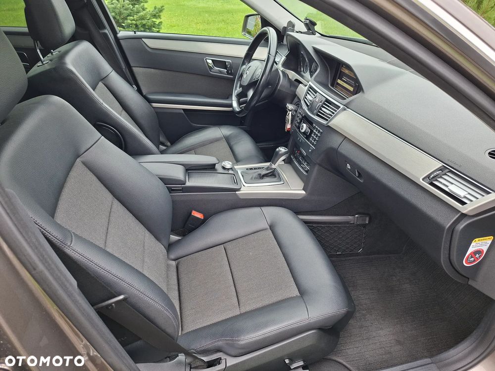 Mercedes-Benz Klasa E 250 T CDI DPF BlueEFFICIENCY Automatik Avantgarde - 2