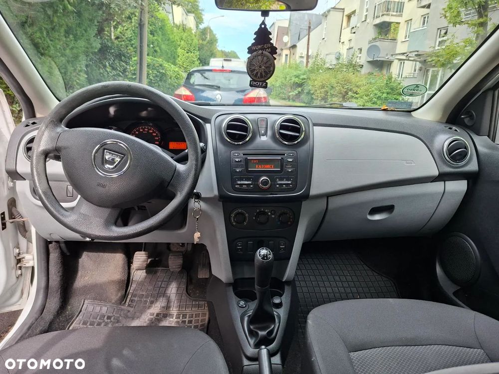 Dacia Sandero - 8