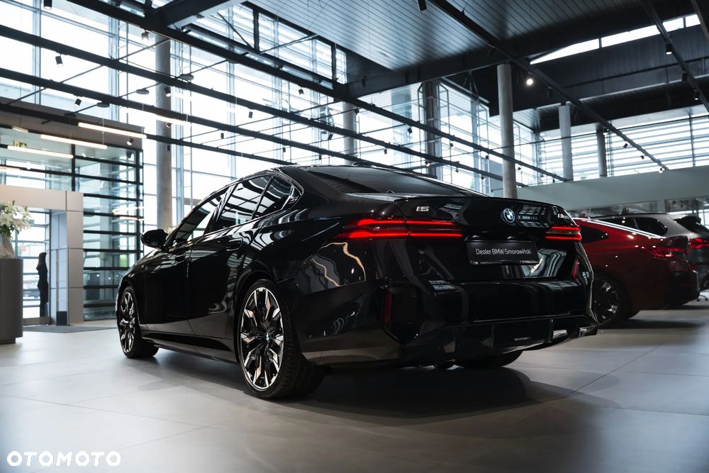 BMW i5 83.9kWh M60 xDrive - 4