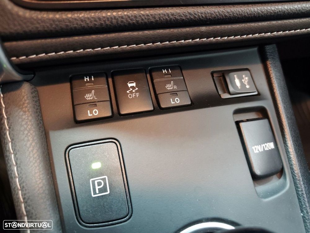 Toyota Auris Touring Sports 1.8 HSD Exclusive+Navi - 31
