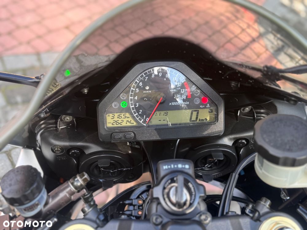 Honda CBR - 29