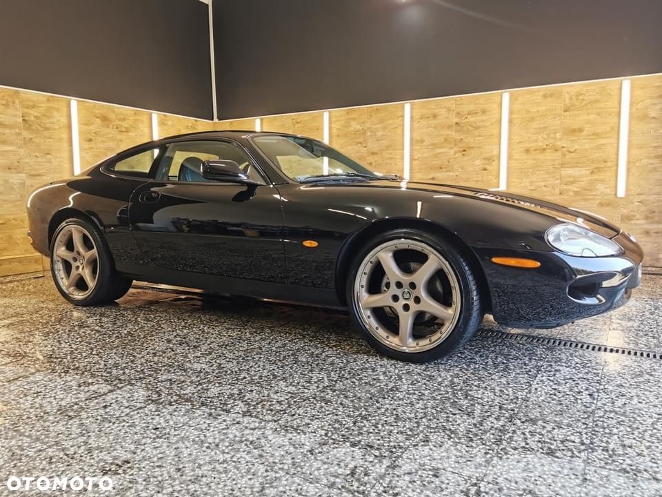 Jaguar XK - 1