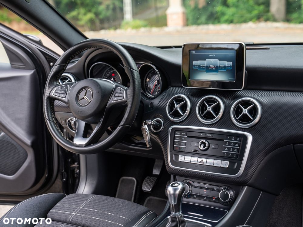 Mercedes-Benz Klasa A 180 (BlueEFFICIENCY) Urban - 32