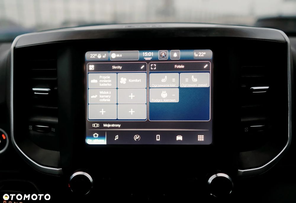 RAM 1500 Crew Cab Shortbed Bighorn - 36