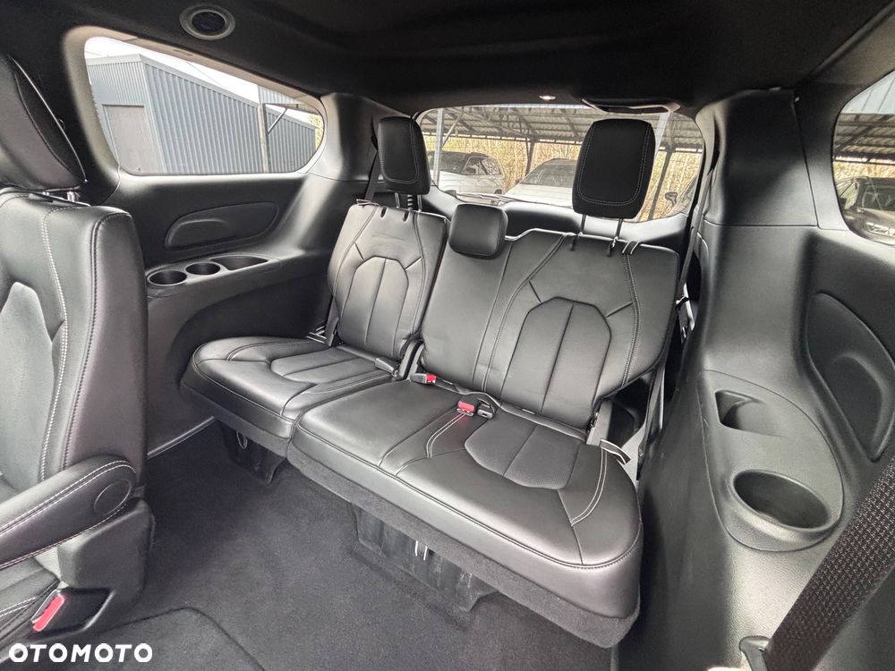 Chrysler Pacifica - 18