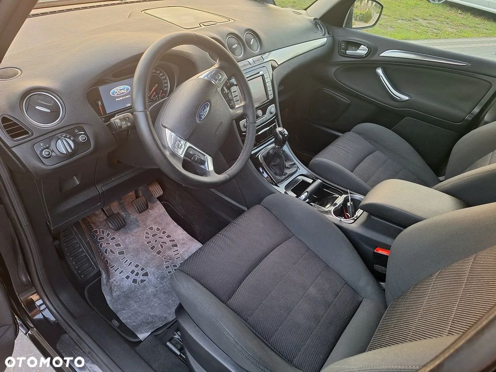Ford Galaxy 2.0 Champions Edition - 17