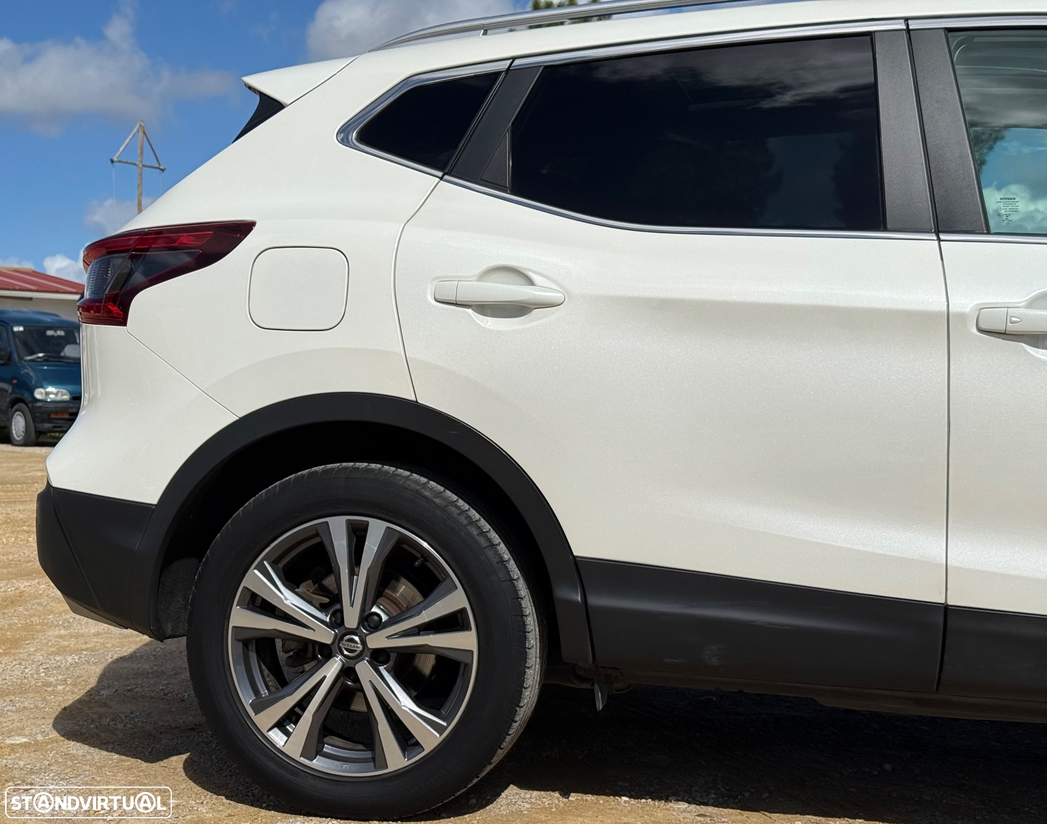 Nissan Qashqai 1.3 DIG-T N-Connecta J18 DCT - 3