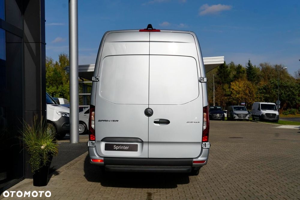 Mercedes-Benz Sprinter - 7
