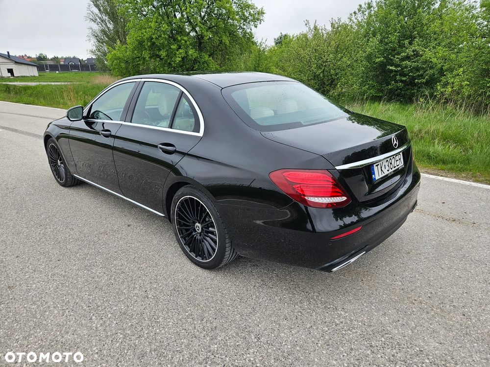 Mercedes-Benz Klasa E 220 d 4-Matic 9G-TRONIC - 4