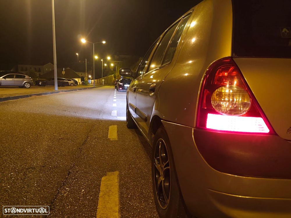 Renault Clio 1.5 dCi Authentique - 8