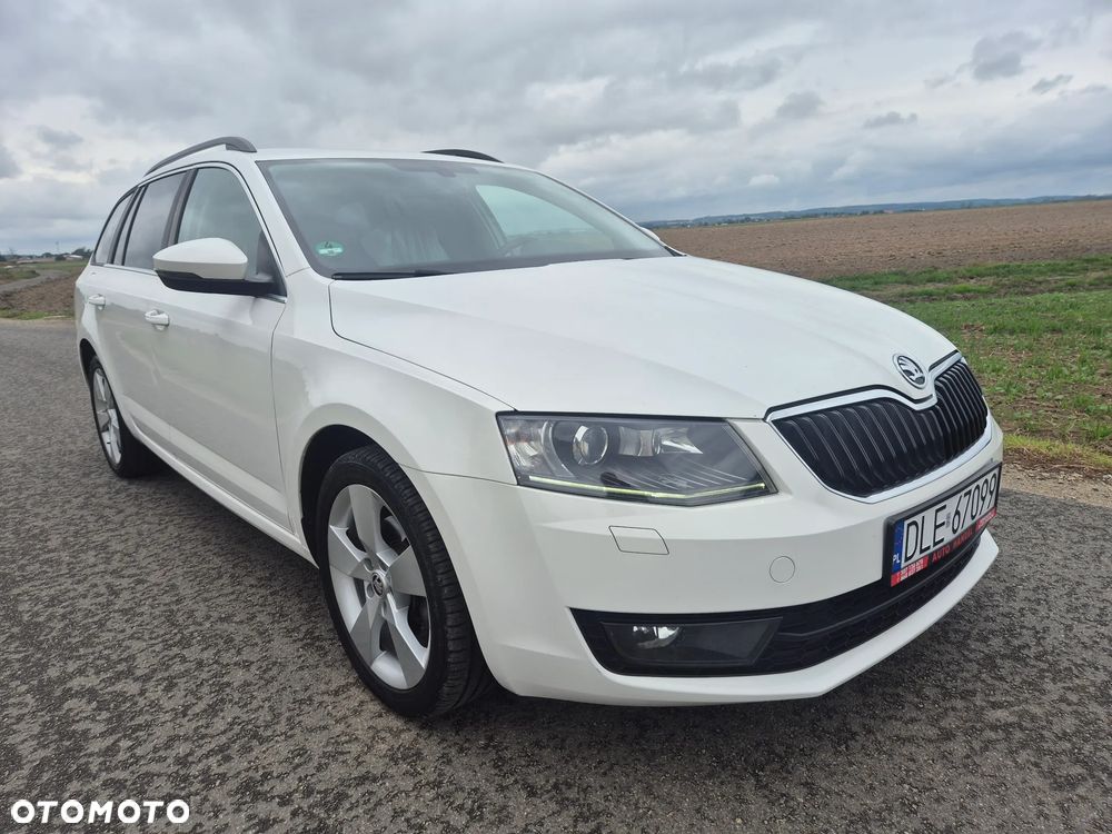 Skoda Octavia 1.6 TDI DPF DSG Elegance - 1