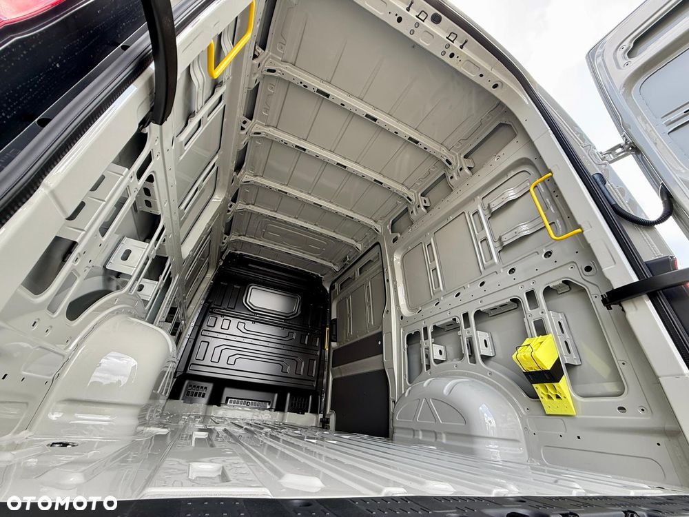 Volkswagen Crafter - 29