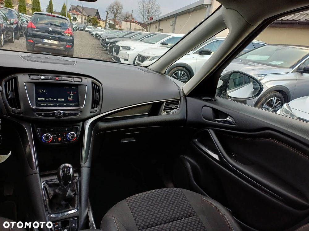 Opel Zafira 1.4 T Cosmo - 24