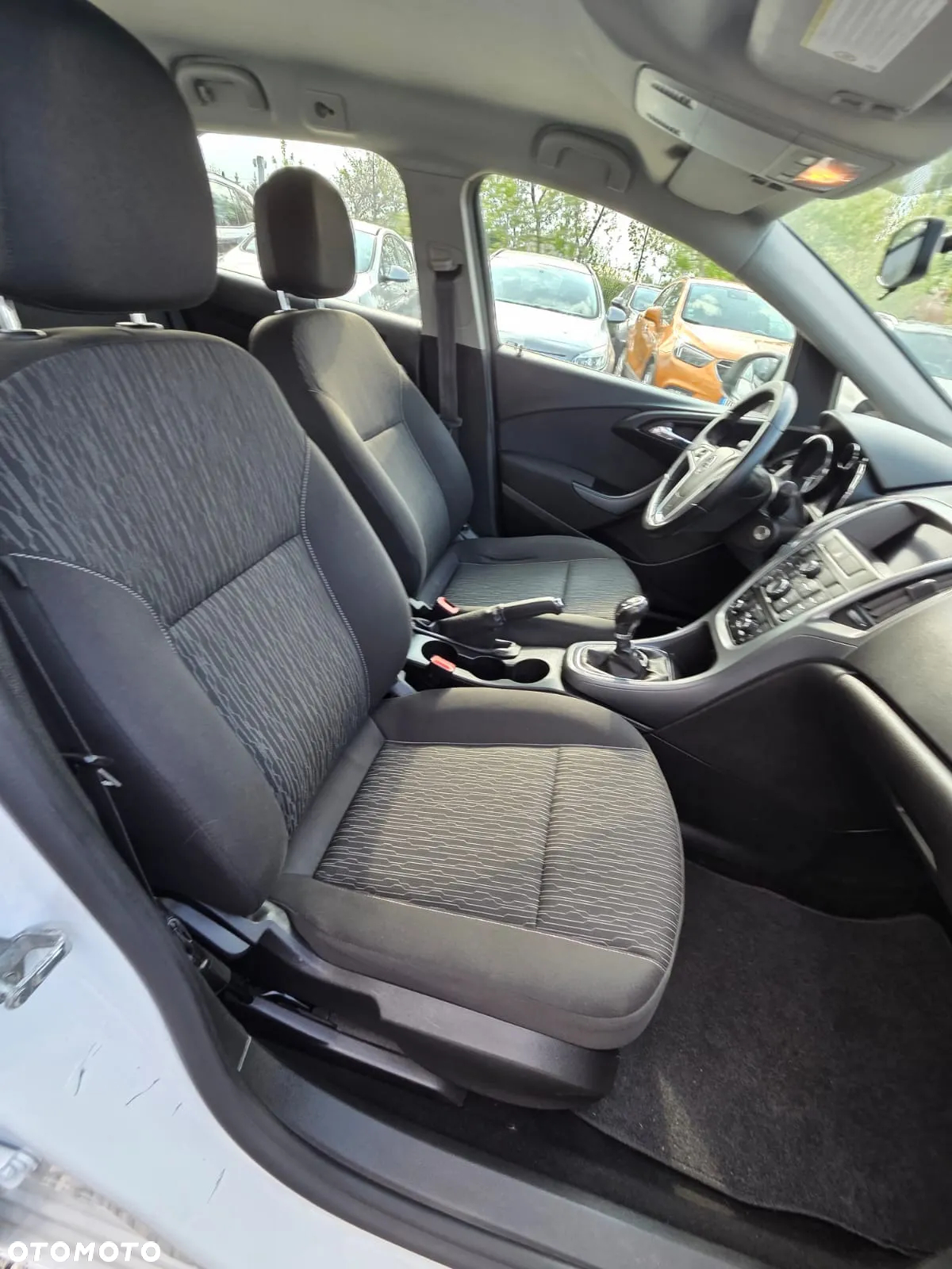 Opel Astra 1.6 Sports Tourer Design Edition - 27
