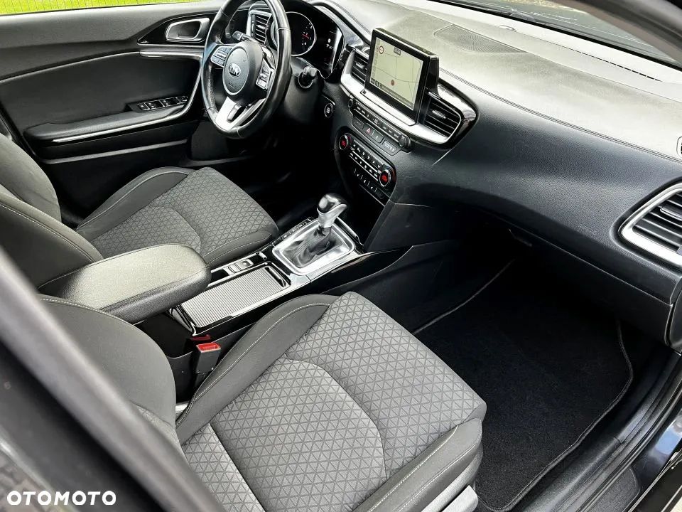 Kia Ceed SW 1.6 CRDi DCT Platinum Edition - 13