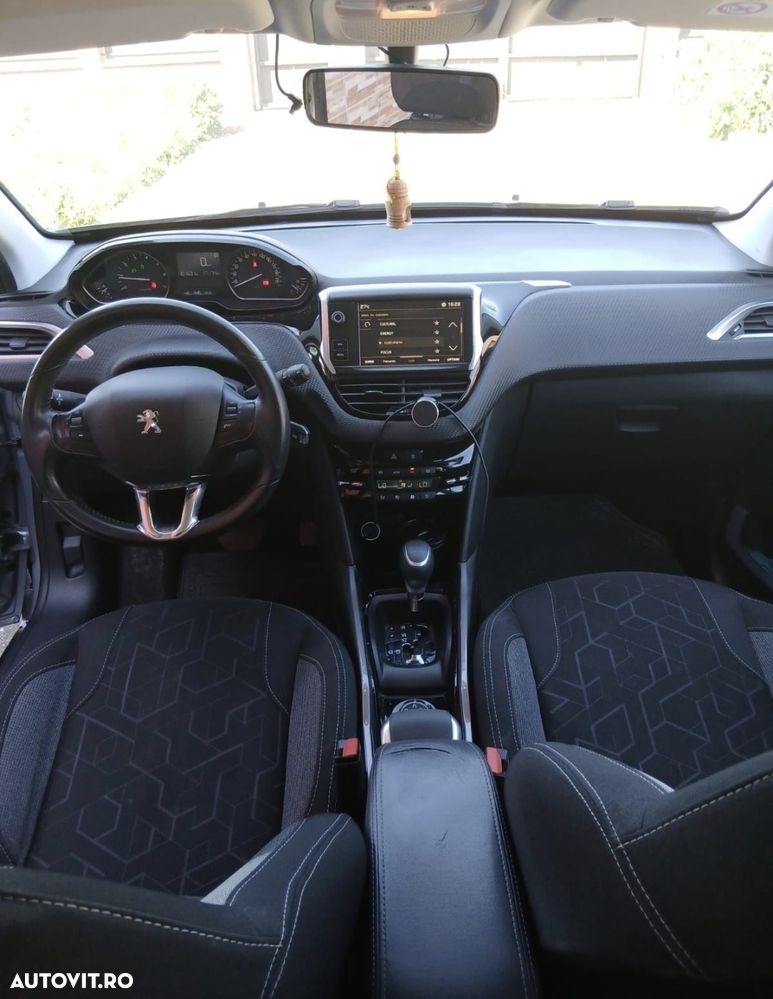 Peugeot 2008 2018 photo 4