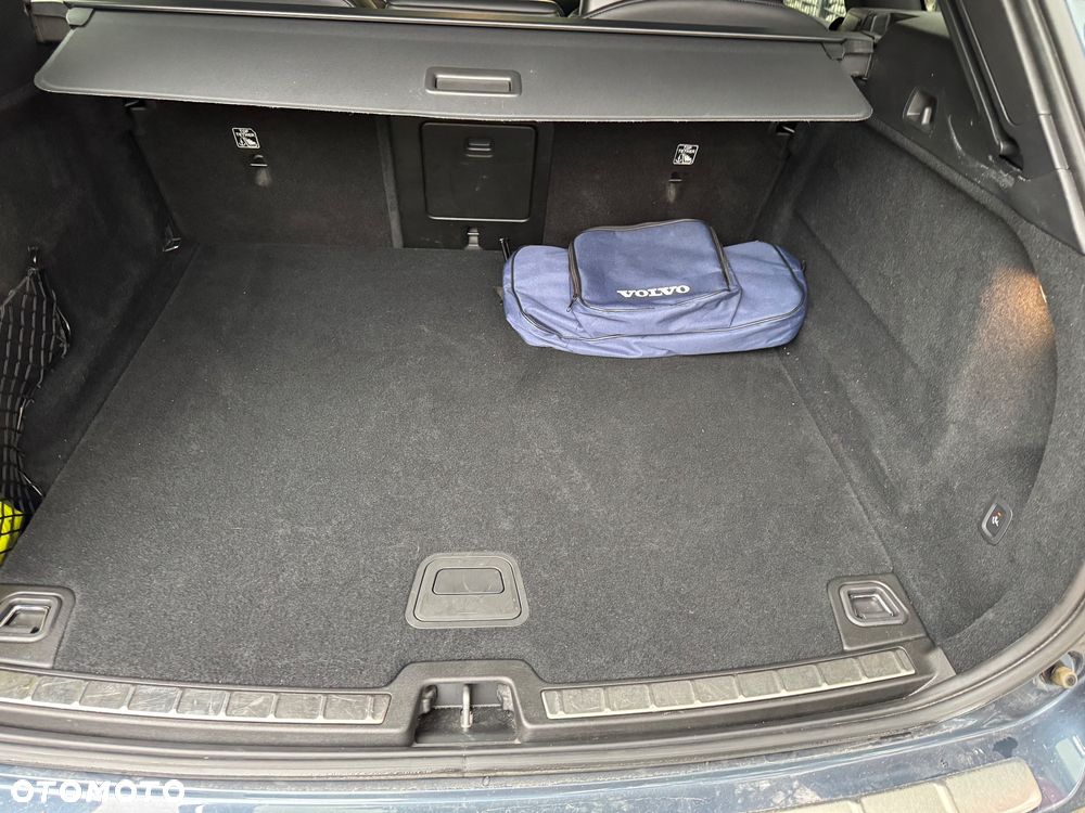 Volvo XC 60 B4 B R-Design - 29
