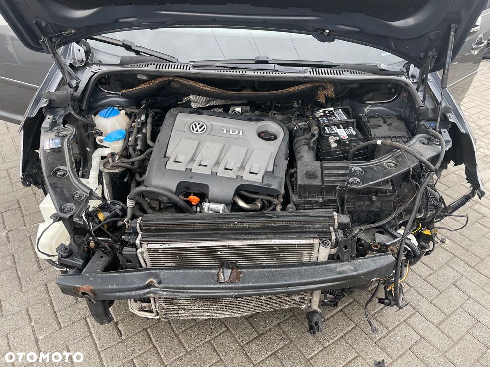 Volkswagen Touran 2.0 TDI DPF DSG MATCH - 27
