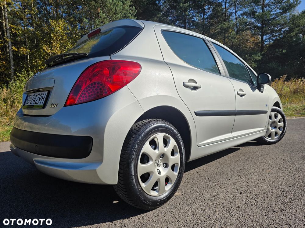 Peugeot 207 - 30