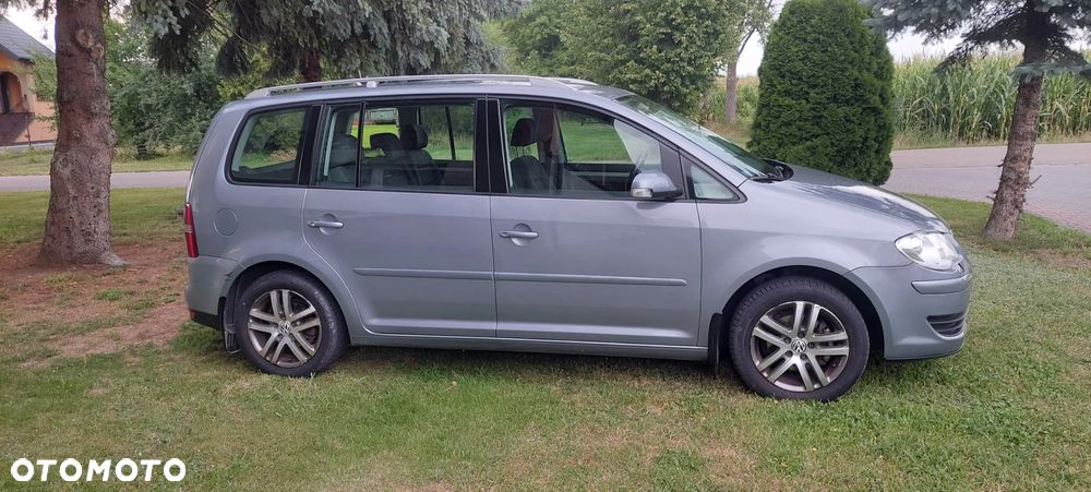Volkswagen Touran 1.9 TDI Highline - 3