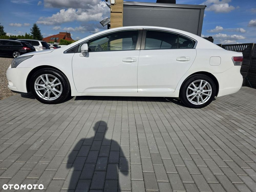 Toyota Avensis - 23