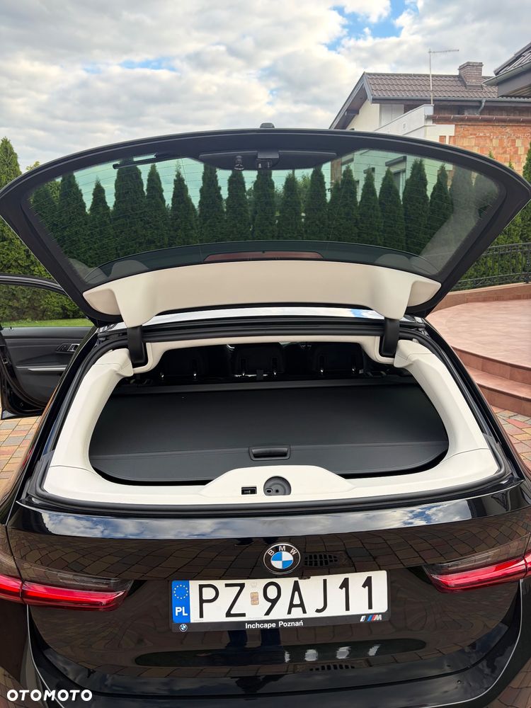 BMW Seria 3 318d mHEV - 12