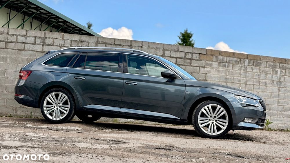 Skoda Superb 2.0 TDI Premium Edition - 28