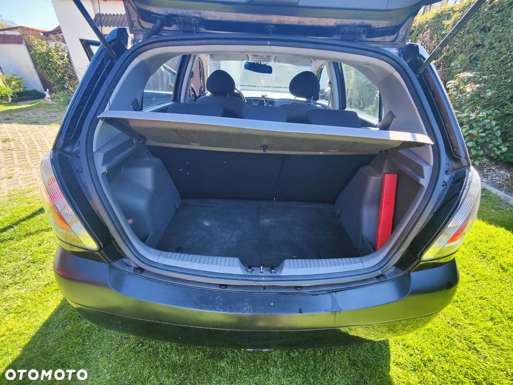 Kia Rio - 7