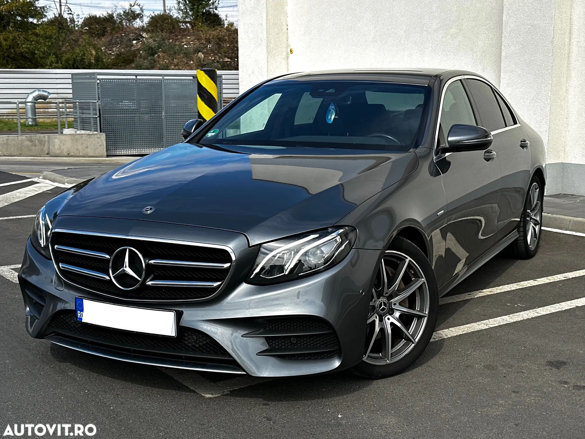 Mercedes-Benz E - 1