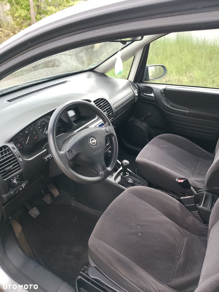 Opel Zafira 1.6 16V Comfort - 12