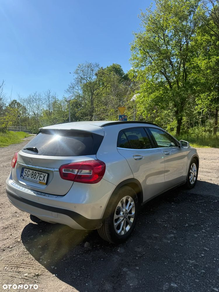Mercedes-Benz GLA 250 4-Matic - 10
