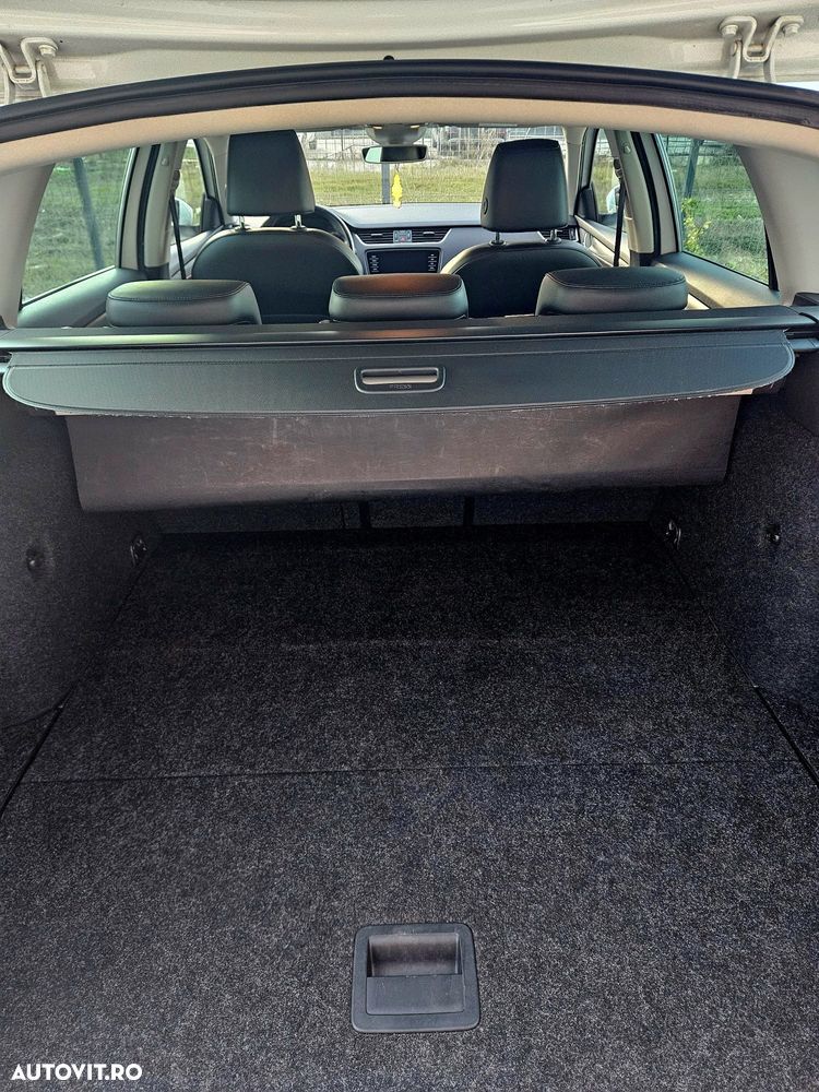 Skoda Octavia 1.6 TDI DSG Style - 24