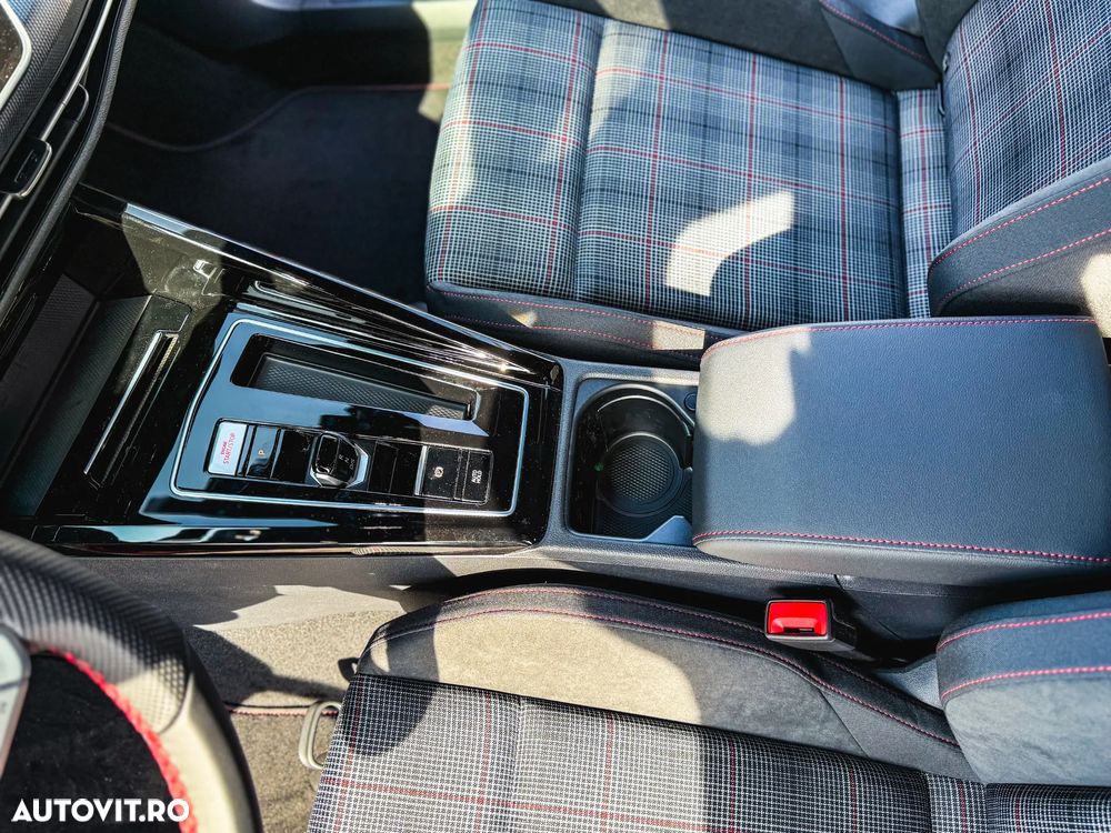 Volkswagen Golf GTI - 16