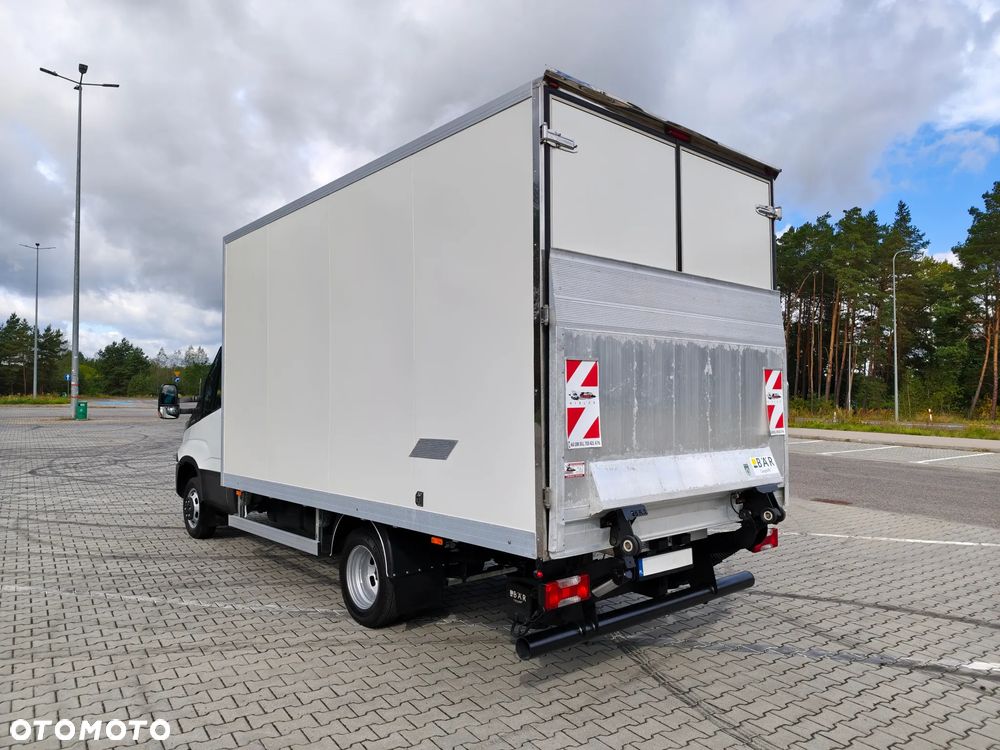 Iveco DAILY 3.0d 150KM** WINDA BAR 1000kg+UDT do 09.29r + STEROWANIE BEZPRZEWODOWE** Kontener 8-EuroPalet dł 425cm ** POLSKI SALON** 233 tyś KM** DMC do 3.5T kat.B** - 3