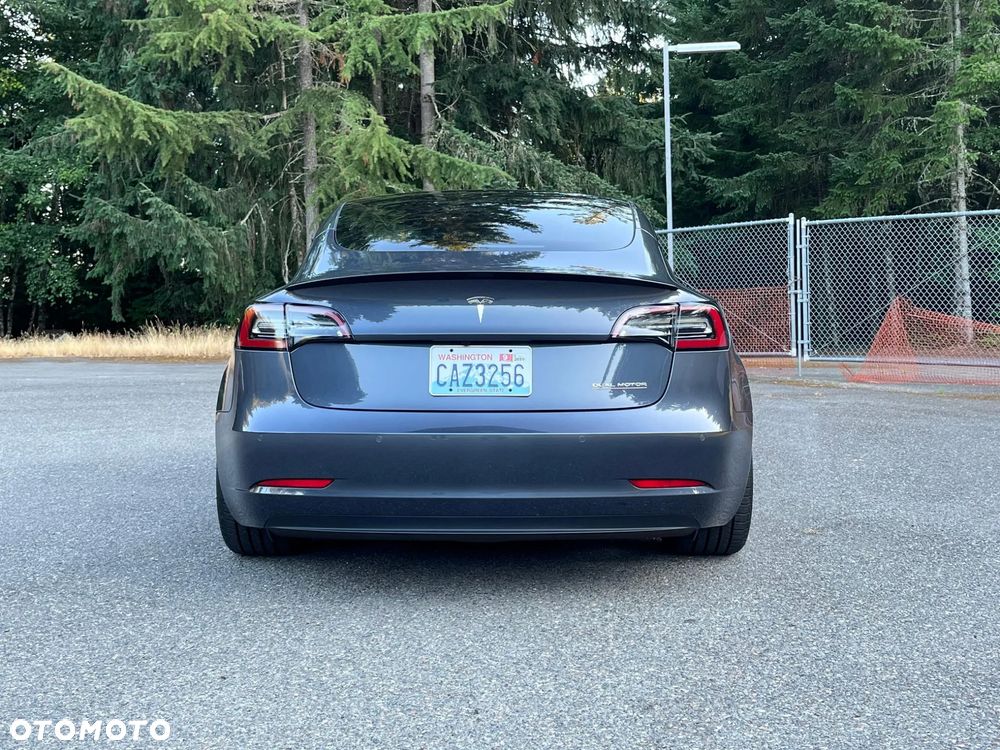 Tesla Model 3 Standard Reichweite Plus Hinterradantrieb - 9