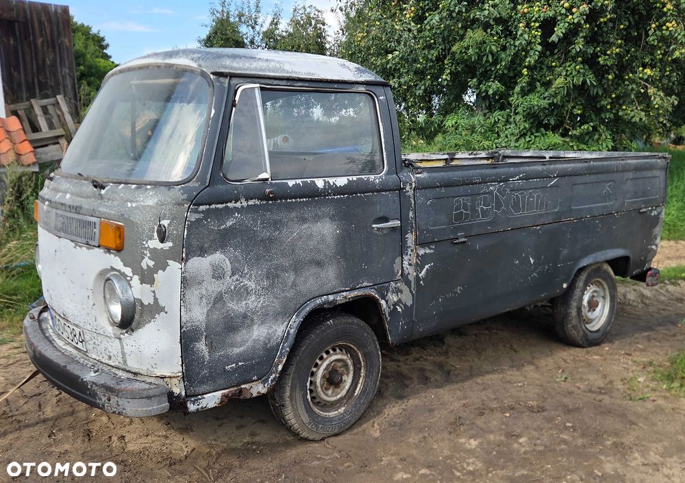 Volkswagen Transporter - 1